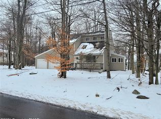 9262 Westwood Dr, Tobyhanna, PA