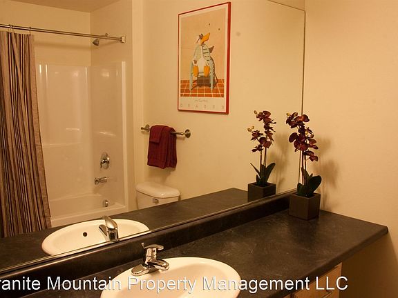 3rd image of 825 W Spruce St #15326319