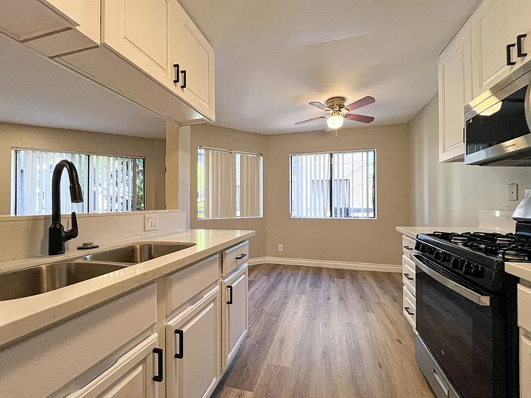 320 W Lomita Ave #11 — Photo 7