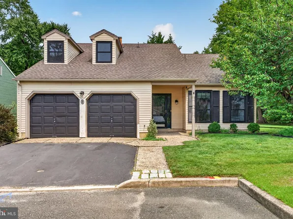 7 Stonybrook Ct, Medford, NJ 08055