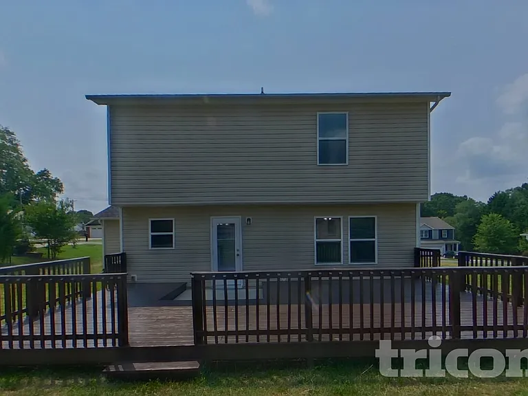 206 Churchill Dr — Photo 16