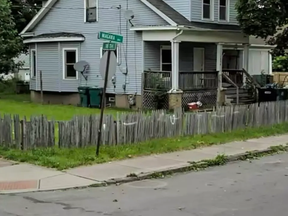 1806 Niagara Ave