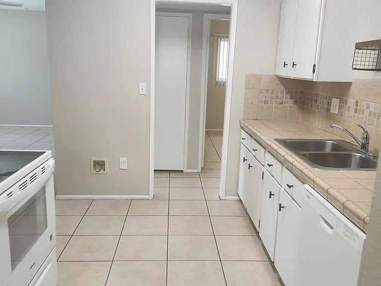 143 Monsoon Ln — Photo 12