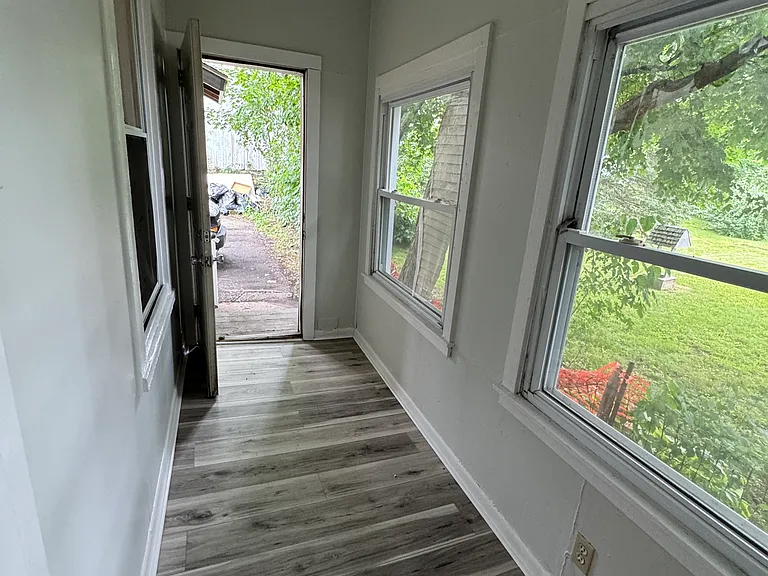 195-197 Elizabeth St #4 — Photo 8