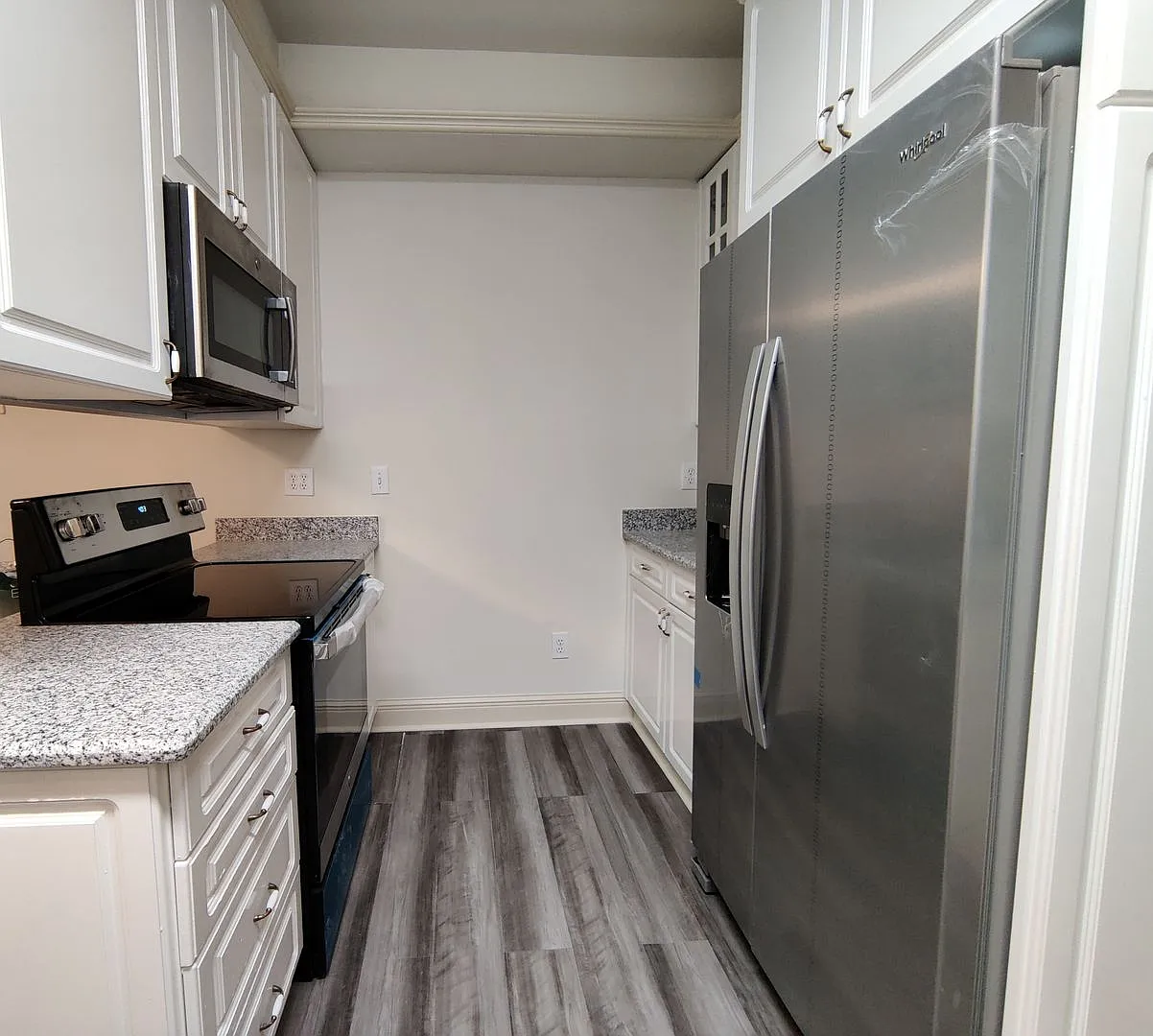 Room in 4 Bedroom Home at Presidents Dr — Photo 4