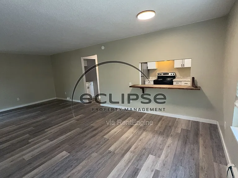 Summit View Apartments — Photo 153
