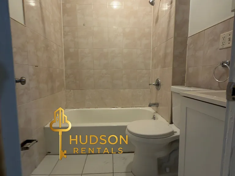 29 Van Nostrand Ave #1 — Photo 7