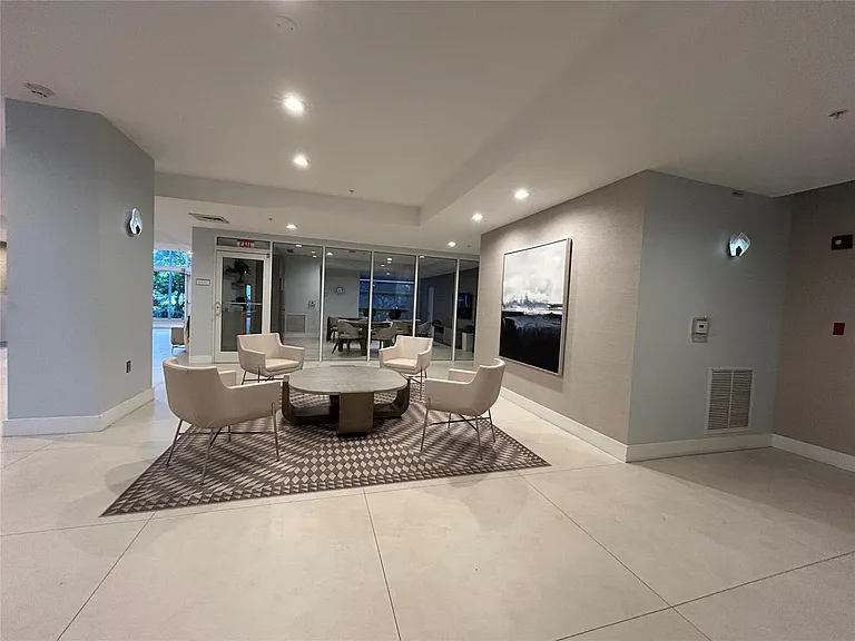 704 N Ocean Blvd #504 — Photo 24