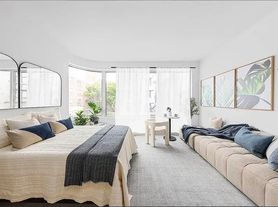 208 Delancey St, New York, NY