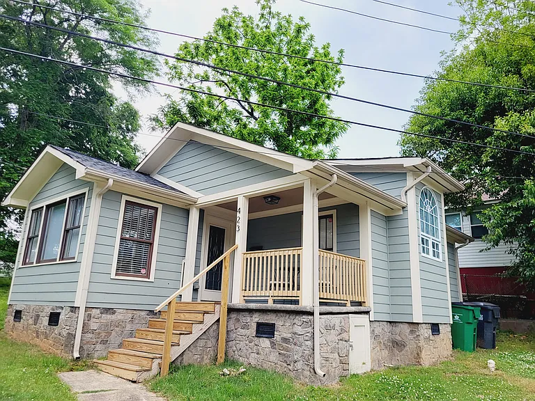 423 Frazier Ave — Photo 1