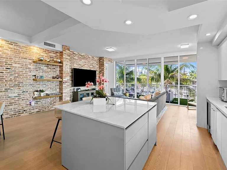 151 Isle Of Venice Dr #2A — Photo 3