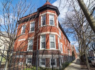 1726 W Glenlake Ave APT C, Chicago, IL