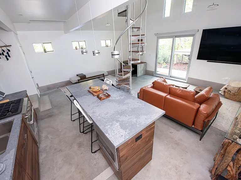 261 S Hudson Ave #1/2 — Photo 4
