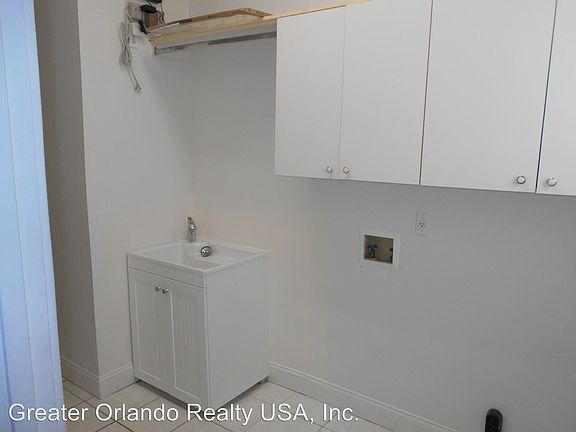 2nd image of 1715 Iverness Ct