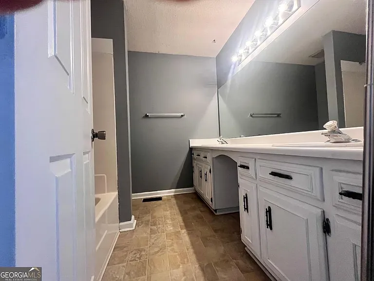 251 Knight Dr #1-18 — Photo 8