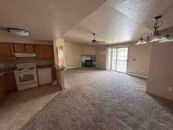 3rd image of 2881 Saint Anthony Dr #6