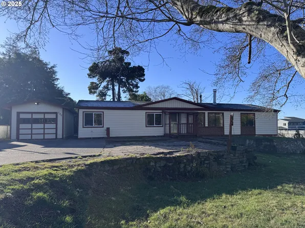 380 Leelo Ct, Florence, OR 97439