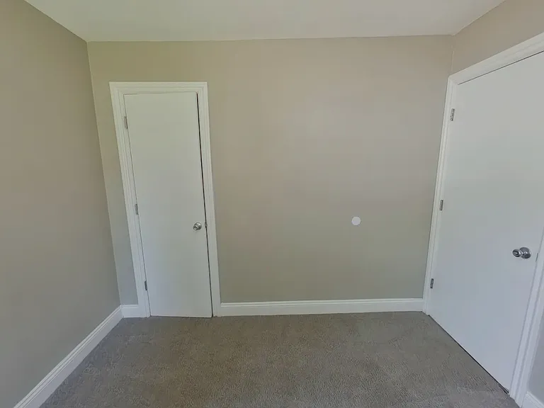 1921 N Garland Ave — Photo 8