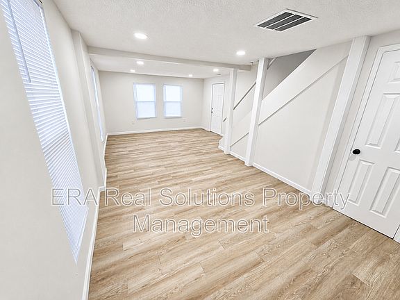 3rd image of 126 S Oakley Ave
