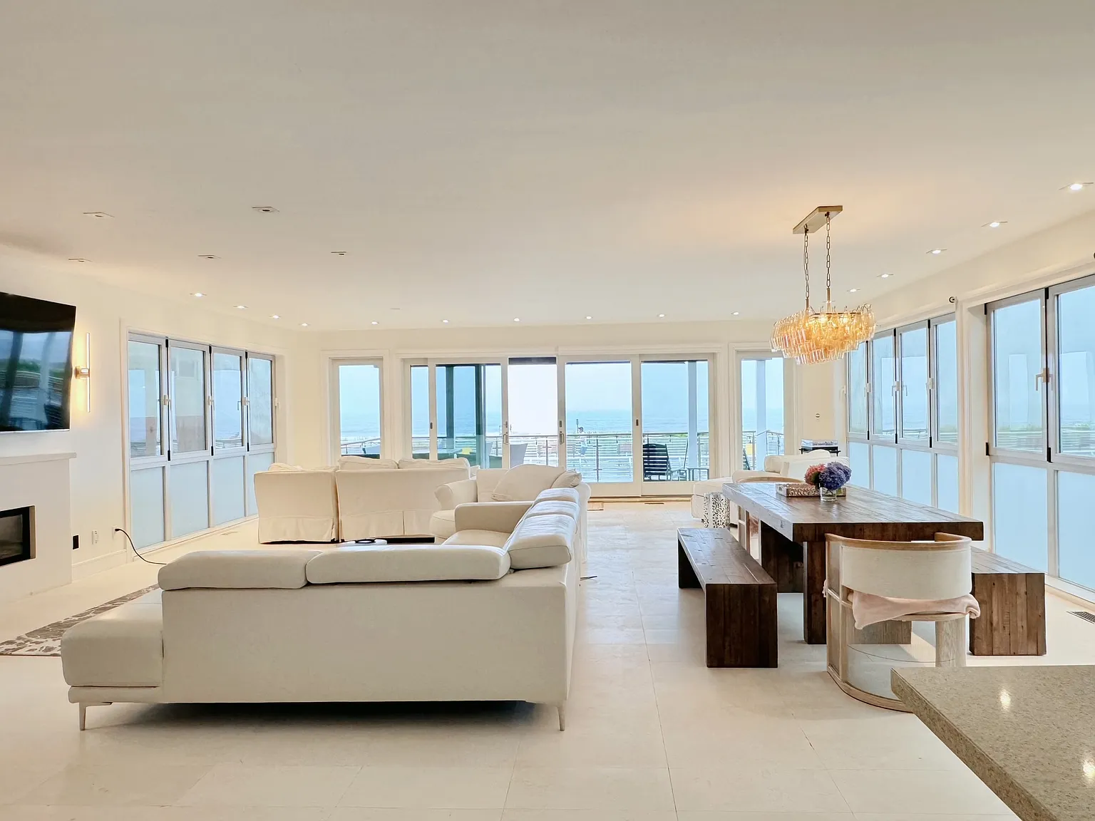470 Oceanfront — Photo 1