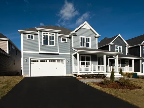 57 Manchester St, Weymouth, MA 02190