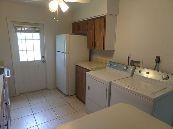 4th image of 6930 52nd Way APT B