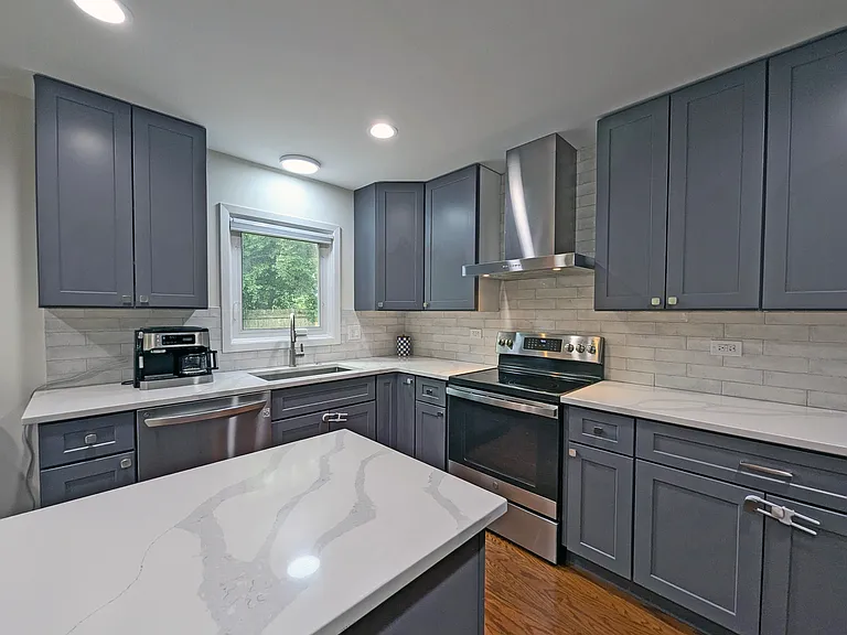 1739 Ferndale Ave — Photo 9