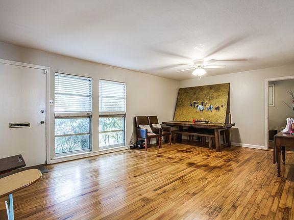 5th image of 217 E Oakview Pl