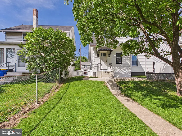 225 S 17th St — Photo 21