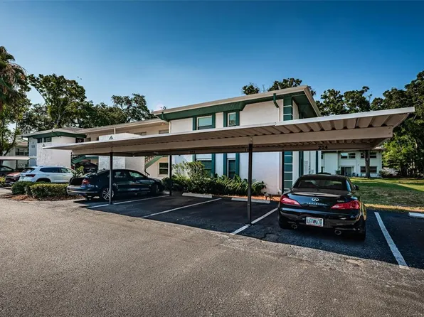 7570 92nd St APT 103C, Seminole, FL 33777
