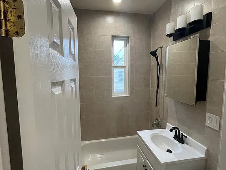 4002 Bell Blvd #2R — Photo 7