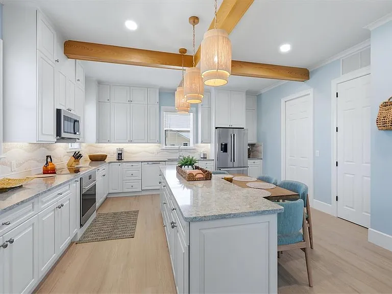 115 Aqua Ln — Photo 18
