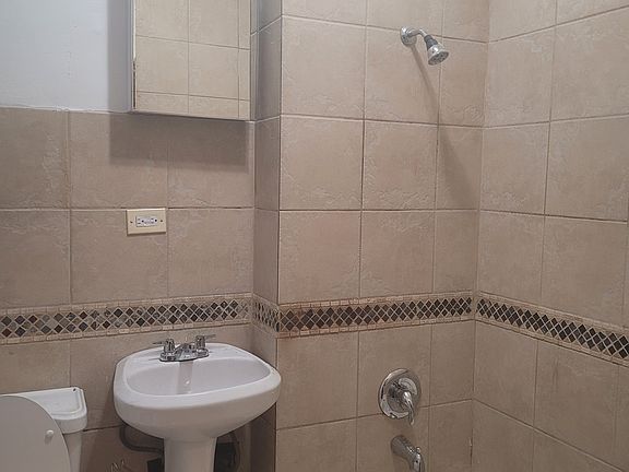 2nd image of 1812 Darrow Ave #2N
