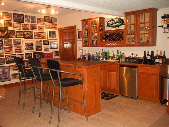 Rec Room Down. Full Wet Bar