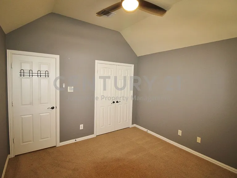 2610 Tall Meadows Dr — Photo 25