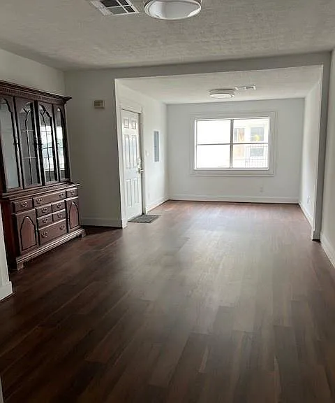 5106 Center St — Photo 12
