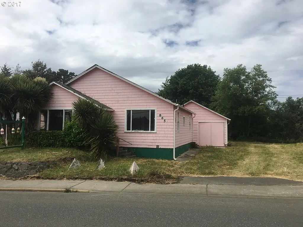 865 2nd St SE photo 1
