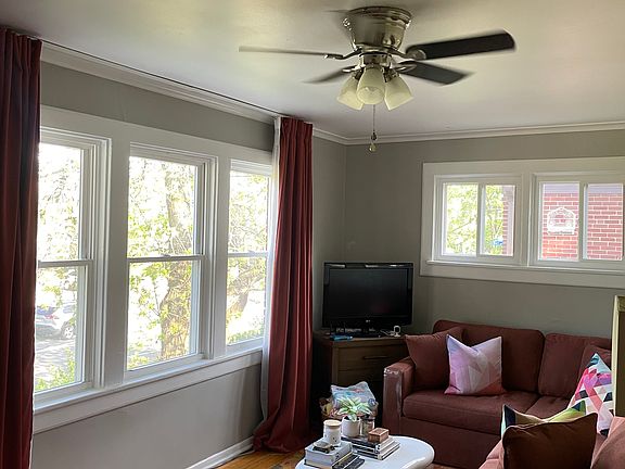 3rd image of 859 1/2 Northwest Blvd