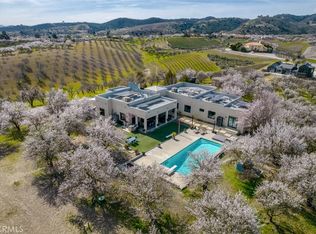 675 W Hollow Dr, Paso Robles, CA 93446