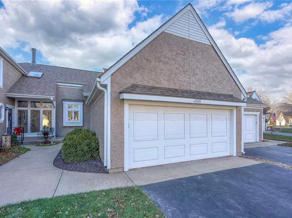 12620 Glenwood St, Overland Park, KS 66209