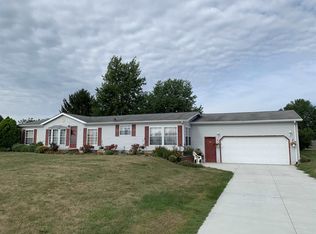 901 Triton Dr, Bourbon, IN 46504