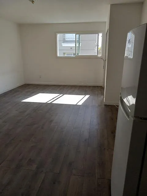 1407 Gough Street — Photo 2