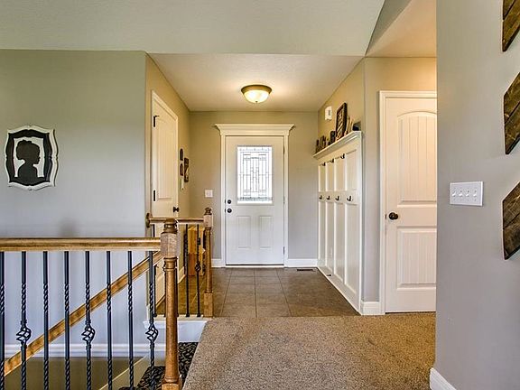 3rd image of 2016 E Finch Dr