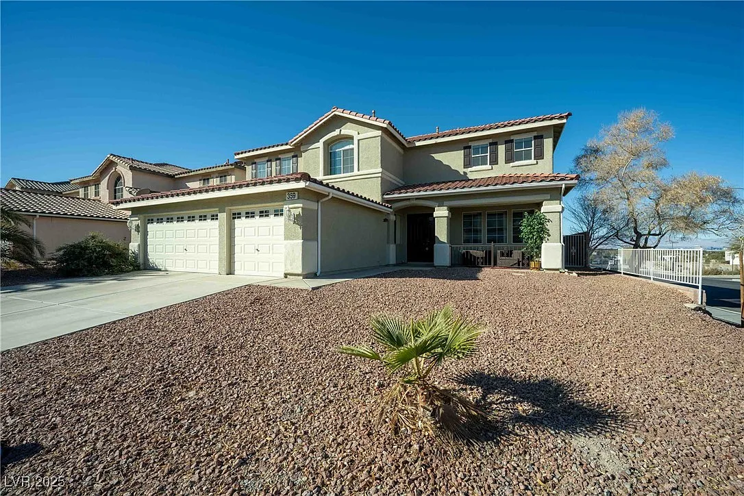 5 bed, 3.0 bath, 3506 sqft, $4,195 — Photo 2