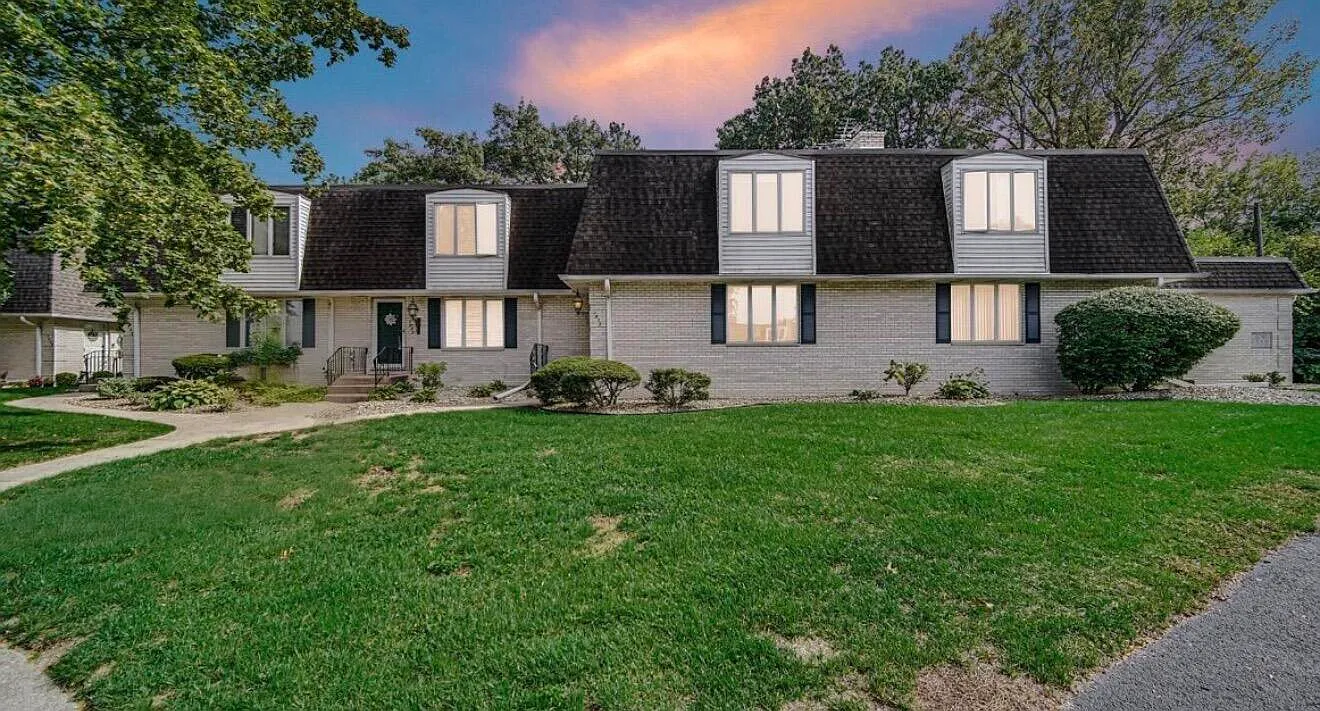 1439 Elm Ct photo 1