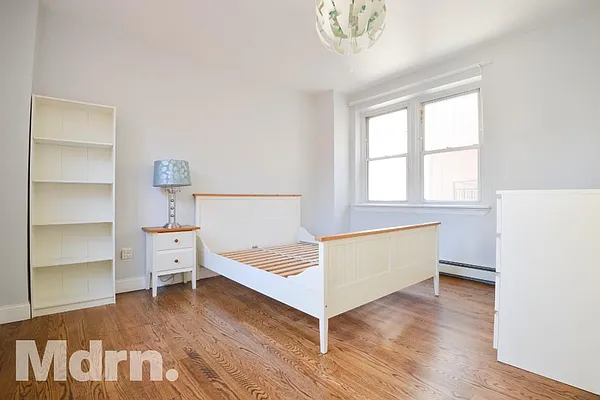 Rented by Mdrn Residential | media 19