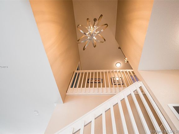 3rd image of 14382 N Royal Cove Cir