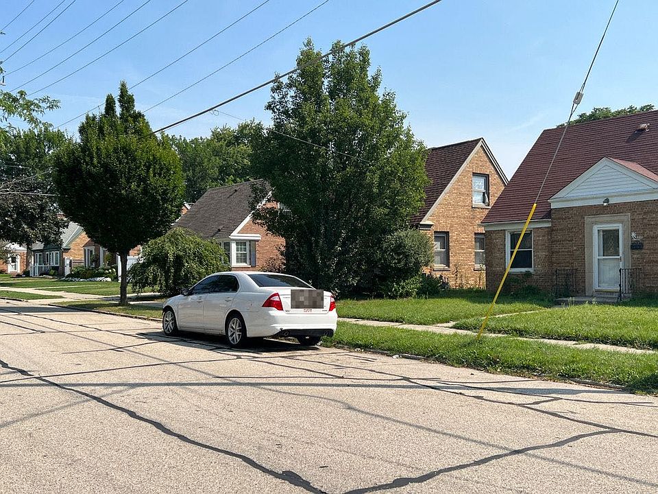 2nd image of 2821 Ashland Ave