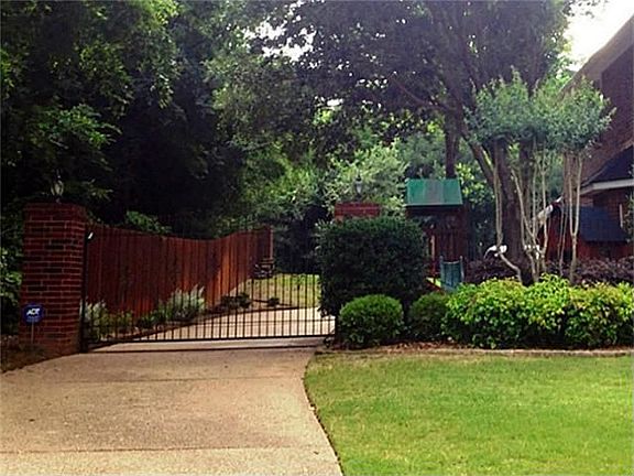 3rd image of 6509 Highland Meadow Ct
