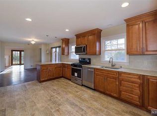 1 Friar Ln, Clifton, NJ 07013